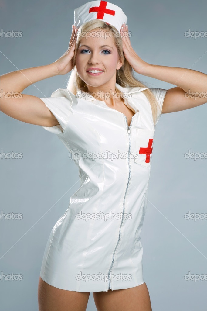 Насадил медсестру на влажную дырочку