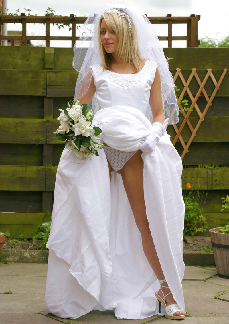 Невеста с голой пиздой