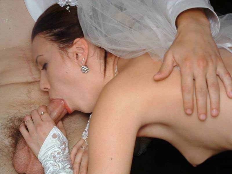 Невеста наслаждается кунилингусом от жениха